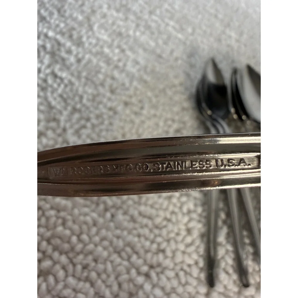 WM Rogers‎ Mfg Co Stainless USA Grapefruit Spoons Set of 8 Serrated Edge